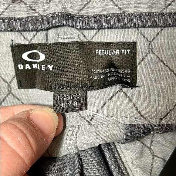 🏌️‍♂️Grid Goals! Oakley Men’s Shorts Size 29 🩳🔥 - Picture 3 of 7